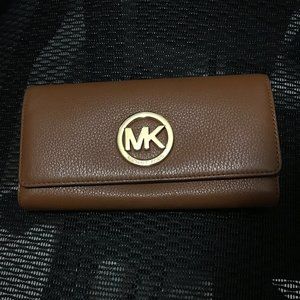 Michael kors tan wallet pre owned